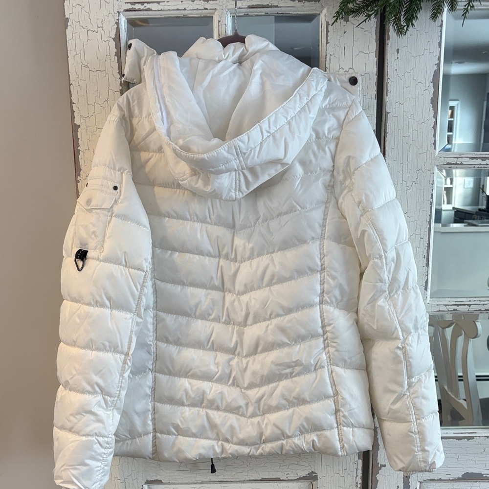 Women's Southpole white ski/puffer jacket - Picture 6 of 9
